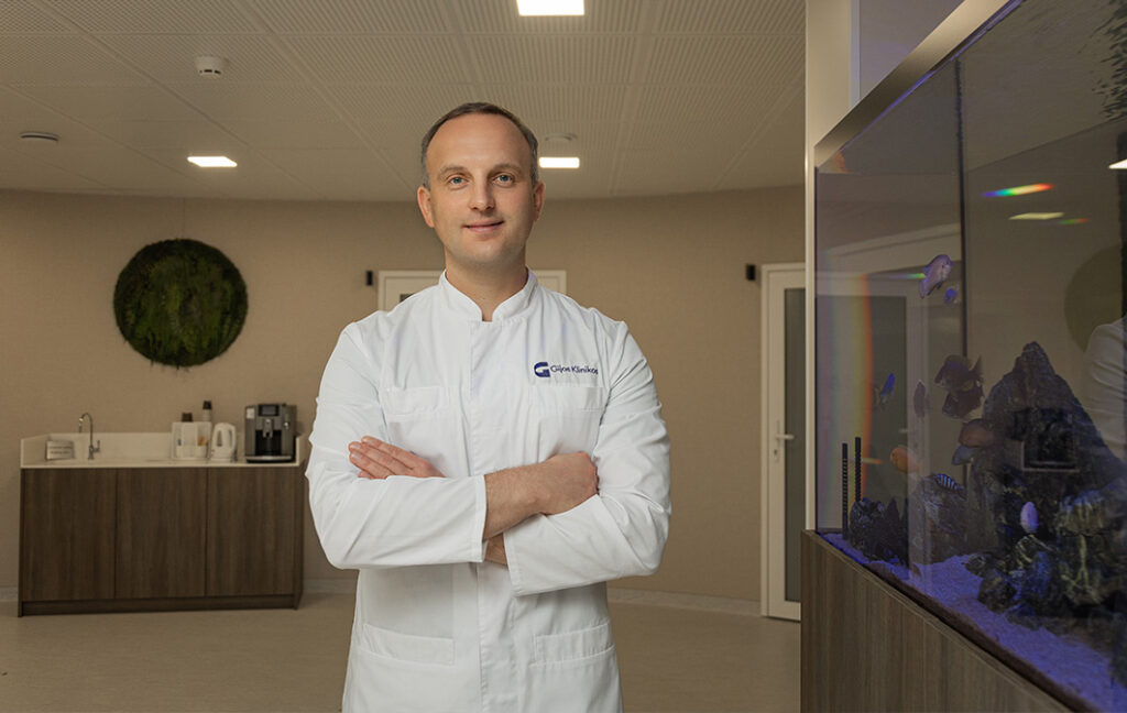 Orthopaedic surgeon Aurimas Širka at Gijos klinikos